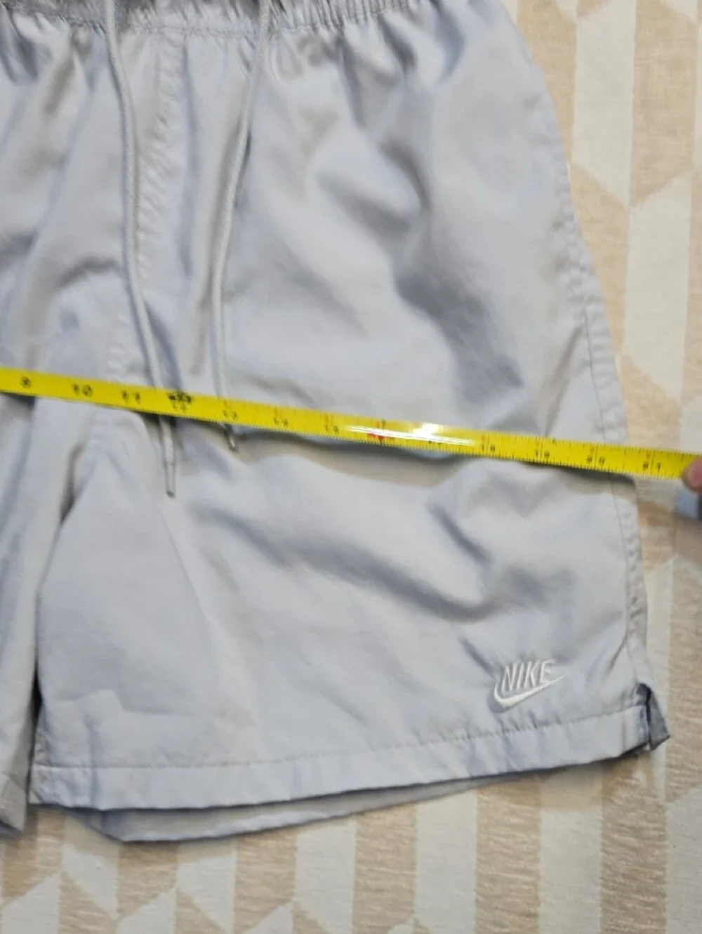 Nike Light Gray Men Athletic Shorts with Drawstring